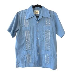 Vintage Guayabera Men's M Light Blue Short Sleeve Button Up Shirt Cuban
